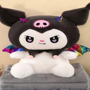 KUROMI CON MANTA 55CM