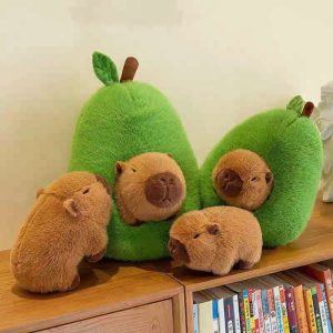 CAPIBARA CON PALTA 30CM