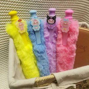 BOLIGRAFO DE PELUCHE LABUBU X SANRIO X1 X23907-11