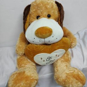 Perro con corazón sentado 60cm ancho 40cm
