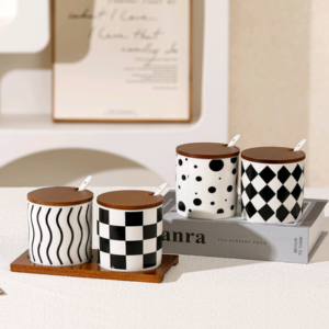 AA0919 SET DE ESPECIEROS CERAMICA X 2 ESTILO PATRON CON TAPAS DE MADERA