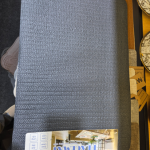 AA1209 INDIVIDUAL PLASTICO FINO GRIS OSCURO
