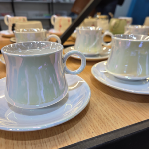 AA1514 TAZA CON PLATO CERAMICA COLOR PERLA