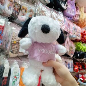 SNOOPY ROPA LILA 20CM