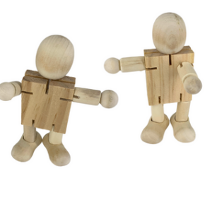 MT08955 ROBOT MADERA NATURAL