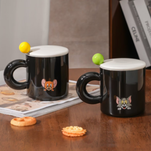 AA0987 TAZA CERAMICA FONDO NEGRA GATO Y RATON