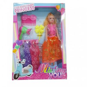 MUÑECA PLASTICA CON ACCESORIOS EN CAJA