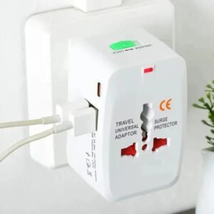 ADAPTADOR MUNDIAL CON USB - C