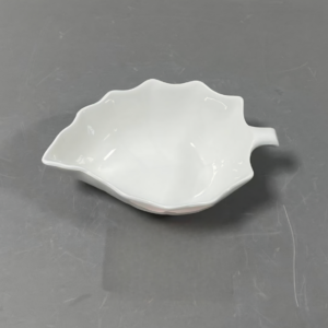 PLATO CERAMICA FORMA HOJA BLANCA
