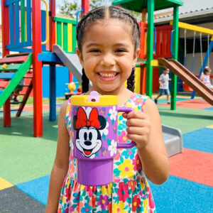 TAZA CON TAPA KIDS PP COOL MINNIE 530 ML