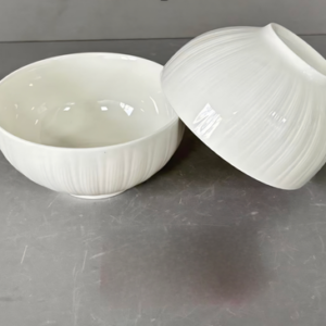BOWL CERAMICA CON RAYITAS BLANCA 12CM X 12CM X 6.5CM