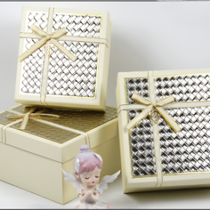 SET DE CAJA REGALO X 3 CUADRADO 2025080821305 19.5CM X 19.5CM X 9.5CM, 17.5CM X 17.5CM X 8CM, 15.5CM X 15.5CM X 6.5CM