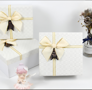 SET DE CAJA REGALO X 3 CUADRADO 2025080821336 19.5CM X 19.5CM X 9.5CM, 17.5CM X 17.5CM X 8CM, 15.5CM X 15.5CM X 6.5CM