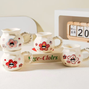 TAZA CERAMICA FORMA BOLSA GATO CON FLOR