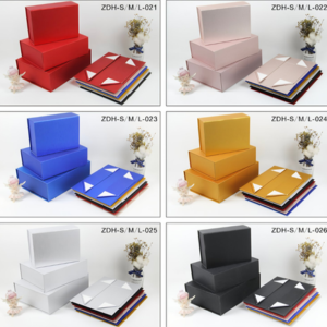 CAJA DE REGALO GRANDE COLOR SURT.