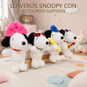 LLAVEROS SNOOPY CON ACCESORIOS SURTIDOS