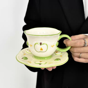 TAZA CON PLATO CERAMICA DE CAFE MANZANAS