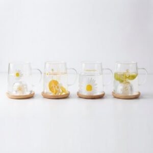 TAZA DE VIDRIO CON TAPA DE BAMBU - DISEÑO MARGARITAS