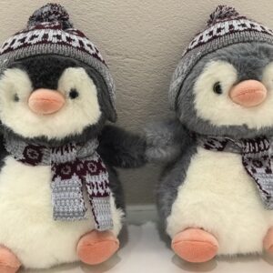 Pingüino con gorro y bufanda 30cm